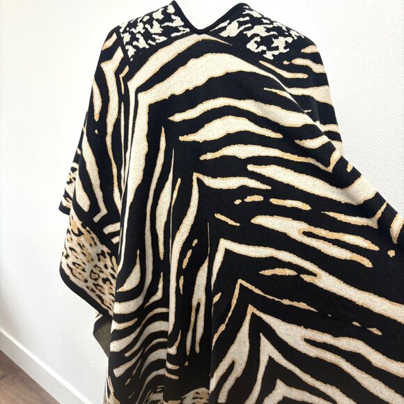 Chicos Zebra Print Open Poncho Wrap OS Cotton Black Tan Statement Warm Animal - Picture 4 of 8
